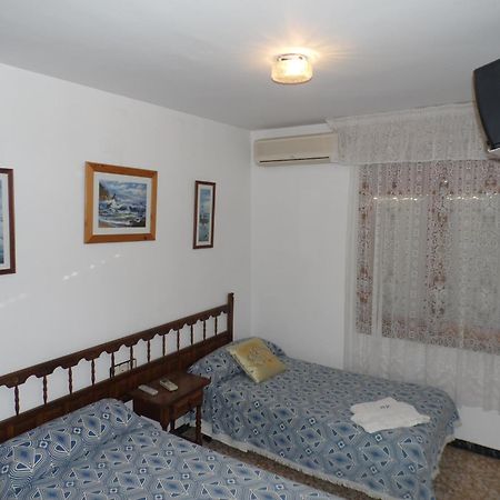 Hostal Roca Fayón Habitación foto