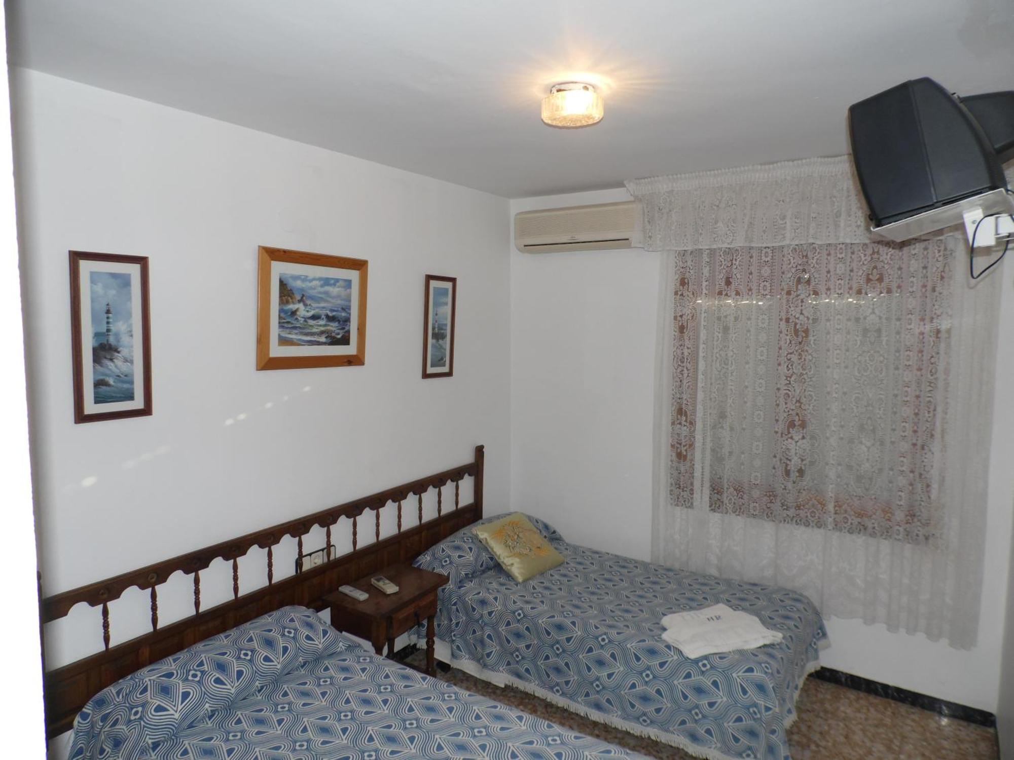 Hostal Roca Fayón Habitación foto